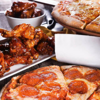 Pat's Select Pizza Grill food
