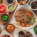 Yi Jia Qin Noodle House  food