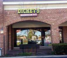 Dickey's Barbeque Pit outside