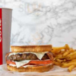 Hardee's Comida