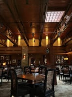 Seasons 52 - Coral Gables inside