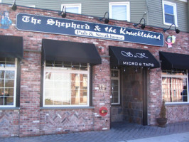 The Shepard And The Knucklehead Pub outside