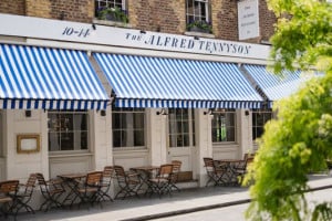 The Alfred Tennyson (fka The Pantechnicon Public House and Dining Room) inside