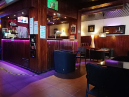 Limas Bar Restaurante inside
