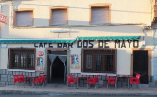 Café Dos De Mayo inside