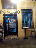 Café Refugio food
