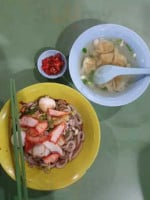 Changi Village Hawker Centre food