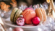 Le Macaron French Pastries food