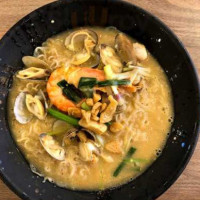 Kin Arai Thai Kitchen food