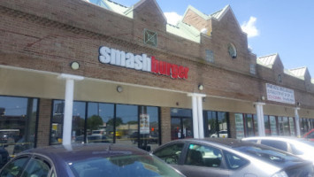 Smashburger outside