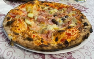 Pizzeria 2000 food