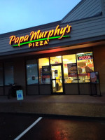 Papa Murphy's Take N' Bake Pizza outside
