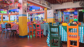 Restaurante Bar El Desvare de La 70 inside