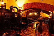 Deane's Irish Pub And Grill inside