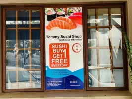 Tommy’s Sushi Kloof outside