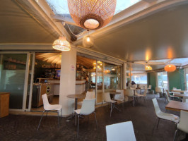 Dehors Cafe inside