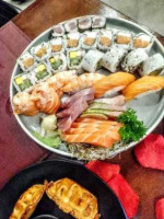 Sushi ‘n Roll inside