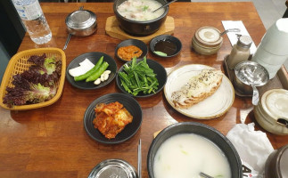 부자왕돼지국밥 food