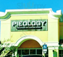 Pieology Pizzeria, Miami, Fl outside