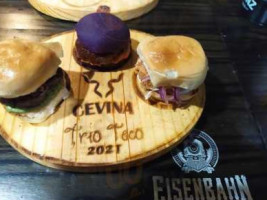 Cevina E Petiscaria food