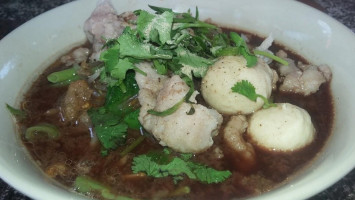 อ้อย ก๋วยเตี๋ยวเรือวังครุฑ food