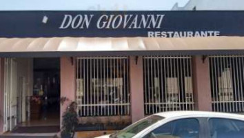 Dom Giovani outside