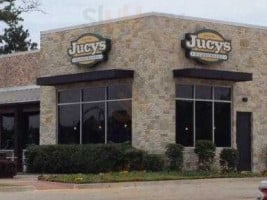 Jucys Hamburgers outside