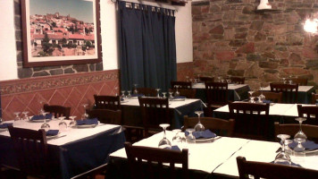 Restaurante o Beiral inside