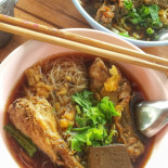 ร้านก๋วยเตี๋ยวเป็ดบ้านหนองหม้อแกง Comida