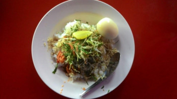 ร้าน ยีอิงข้าวยำ แกงเป็ด inside