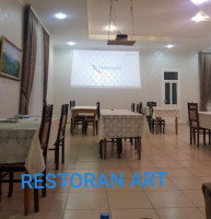 Art Restoran inside
