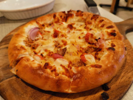 Pizza Hut Sg Buloh food