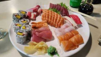Sushi Naka food