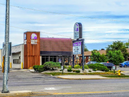 Taco Bell outside