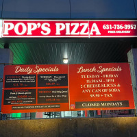 Pop's Pizza inside