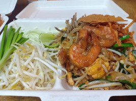 ผัดไทยไฟนรก Pad Thai Fai Na Rok inside