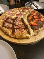 Bendita Pizza food