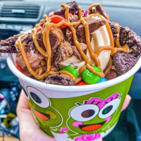 Sweet Frog Frozen Yogurt food