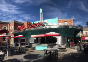 Mel's Diner inside