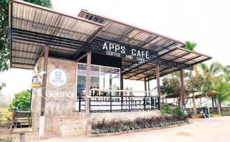 Apps Cafe’ outside