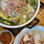 ธนพลหมูกะทะ สาขา11 Comida