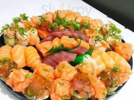 Fukumaki Sushi food