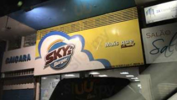 Sky's Burger inside