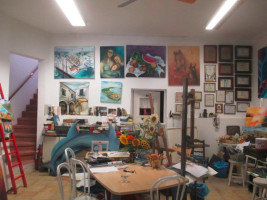 Galeria Atelier Arte Polvora D'cruz inside