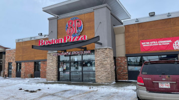 Boston Pizza food