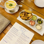 Catch 27 Comida