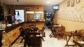 Balzack's Cafe inside
