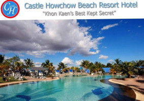 Castle Howchow Beach Resort food
