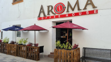 Aroma Coffee House outside