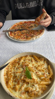 Margherita Pizzaria food